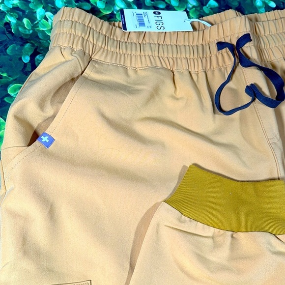 FIGS High Waisted Zamora Jogger Scrub Pants Light Gold Womens Size XXL/T PO 1998 - Picture 9 of 13